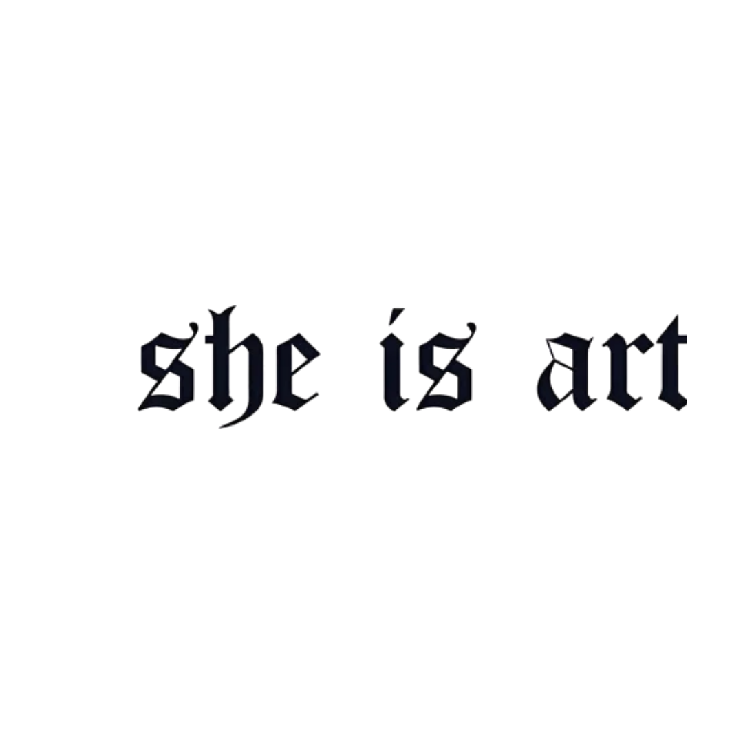 Minimal She İs Art Yazı Figürlü Yarı Kalıcı Dövme 1 Ay Kalıcı